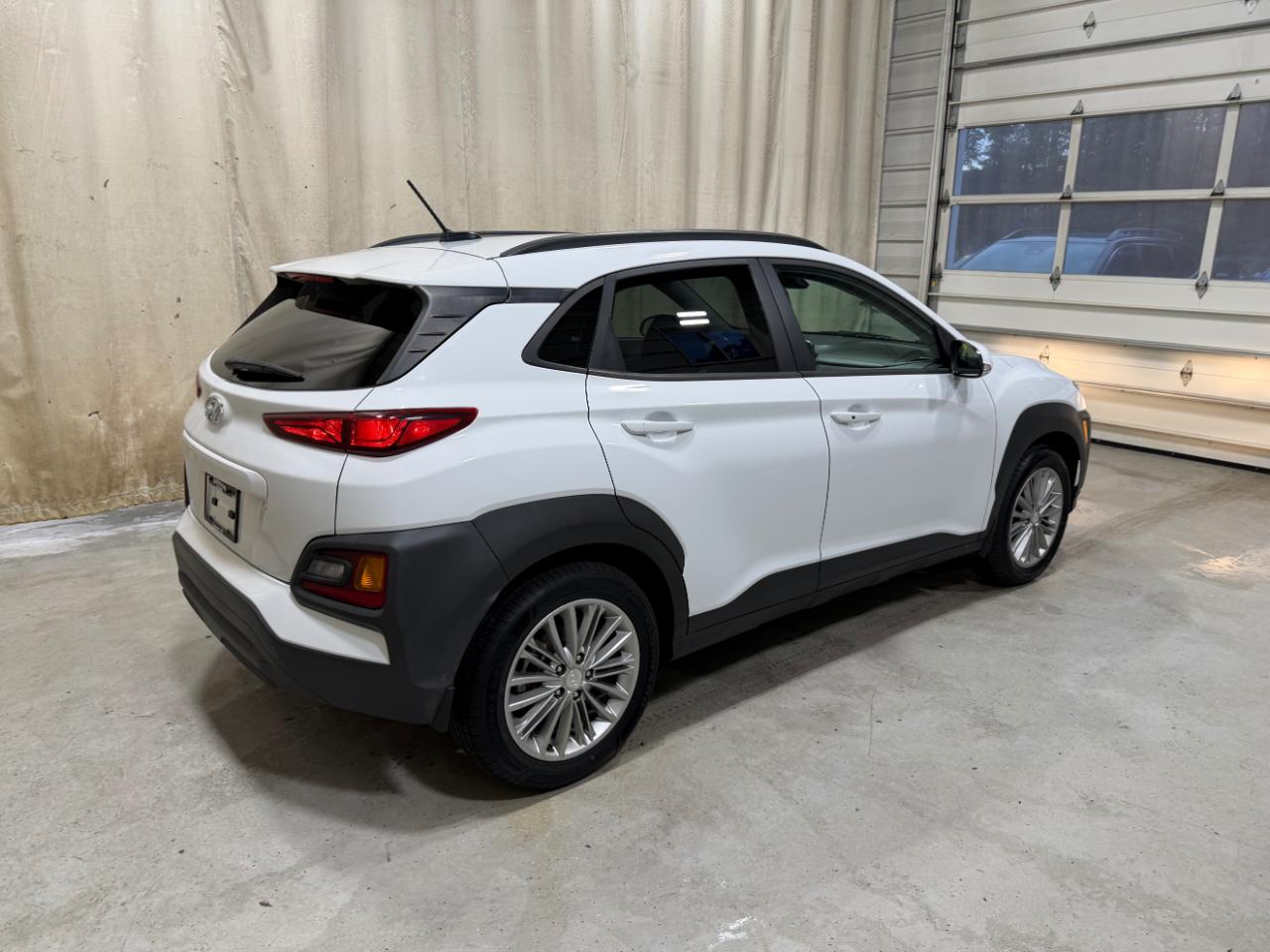 Hyundai Kona SEL Auto FWD 2021