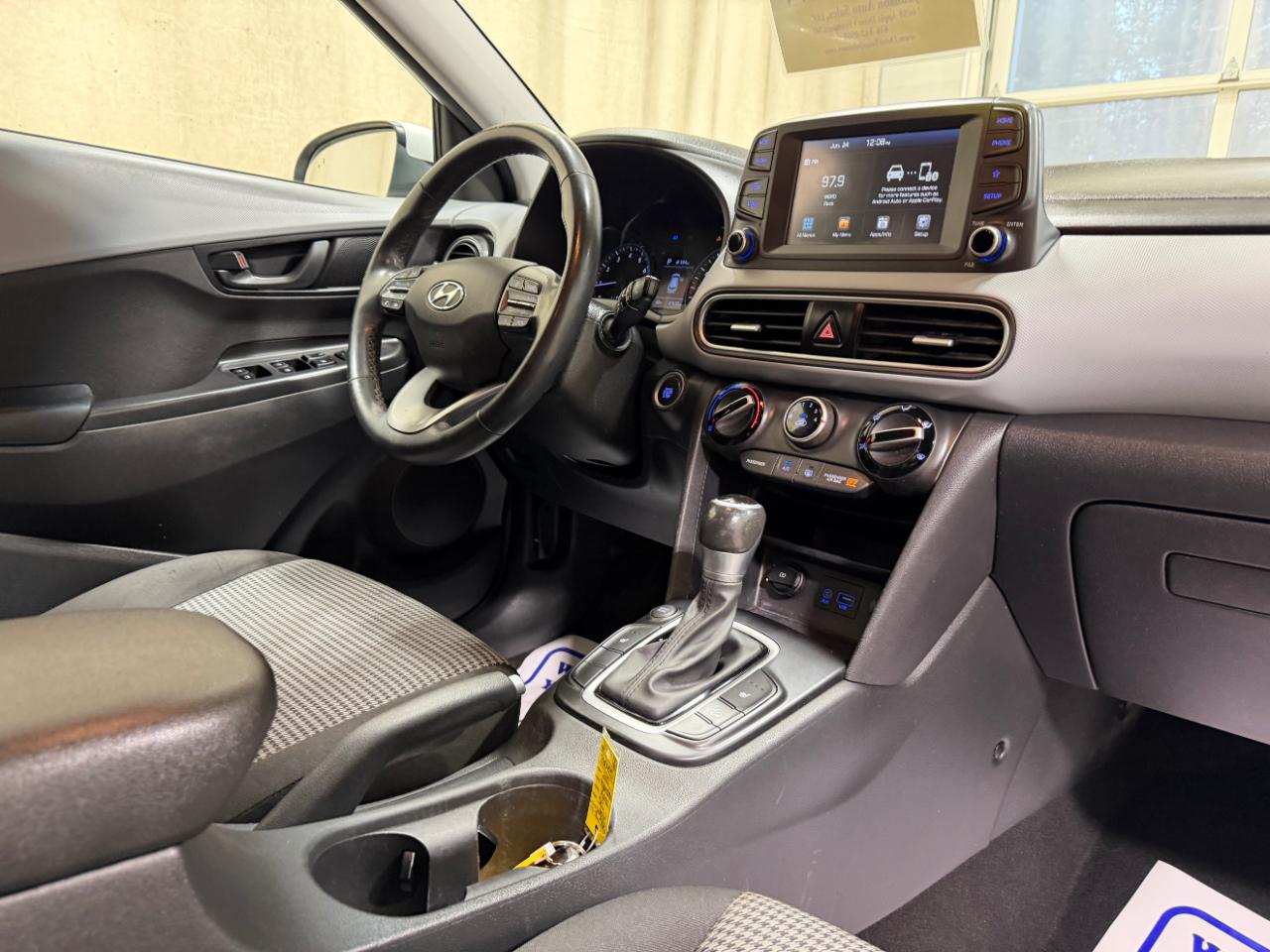 Hyundai Kona SEL Auto FWD 2021