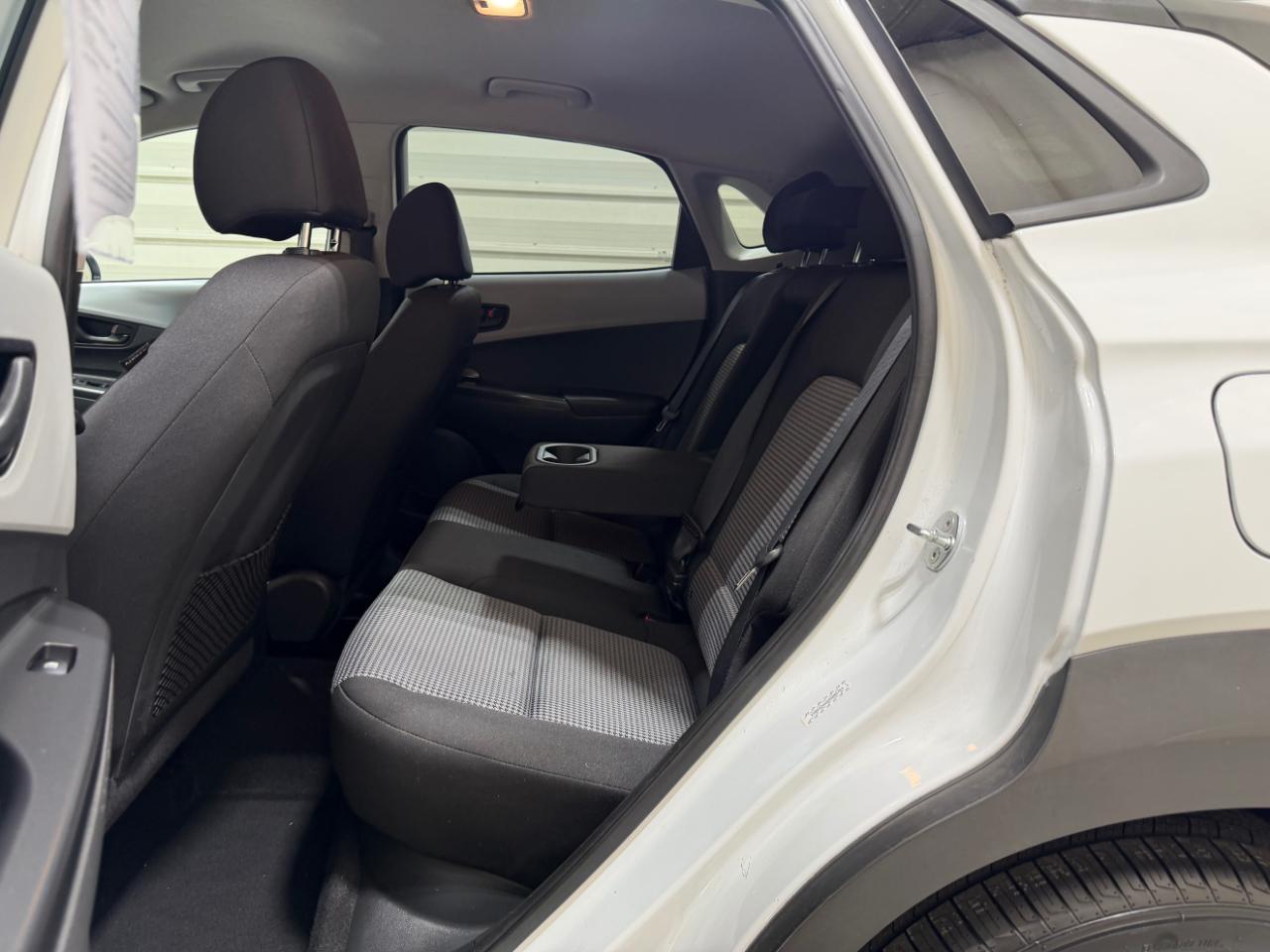 Hyundai Kona SEL Auto FWD 2021