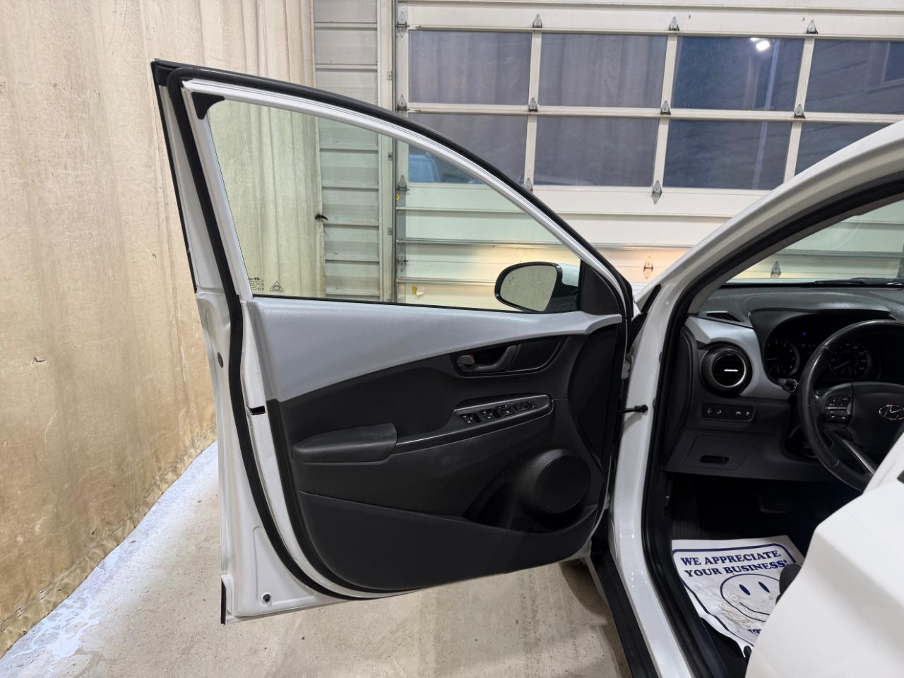 Hyundai Kona SEL Auto FWD 2021