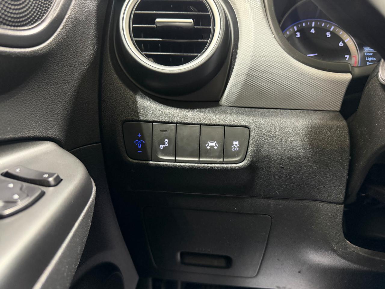 Hyundai Kona SEL Auto FWD 2021