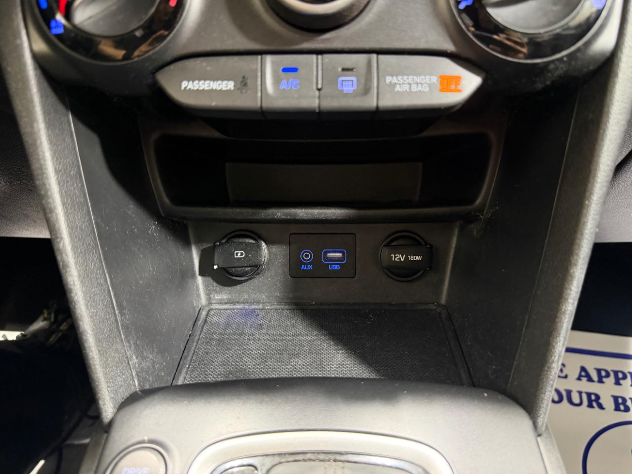 Hyundai Kona SEL Auto FWD 2021