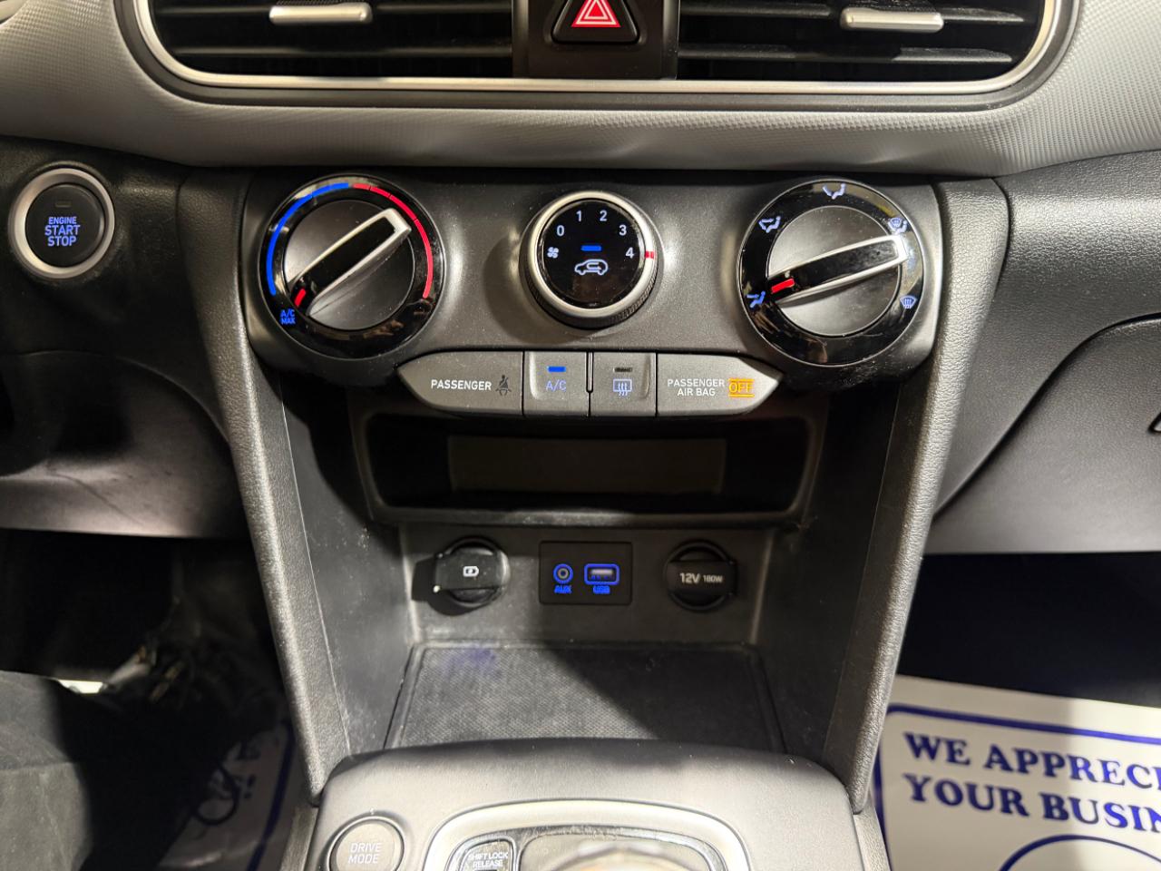 Hyundai Kona SEL Auto FWD 2021