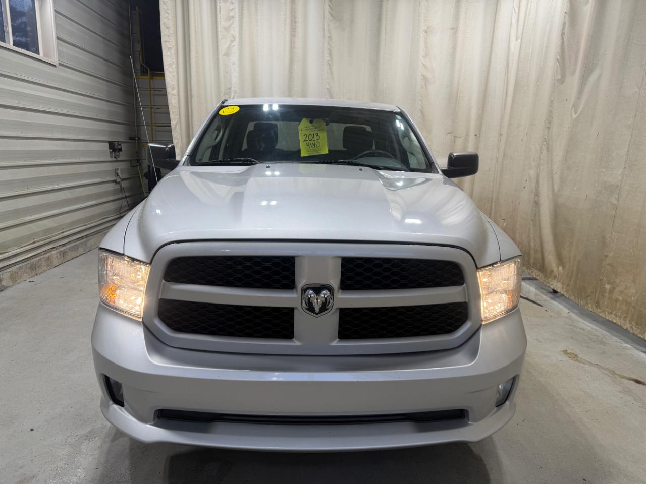 RAM 1500 4WD Quad Cab 140.5" Express 2013