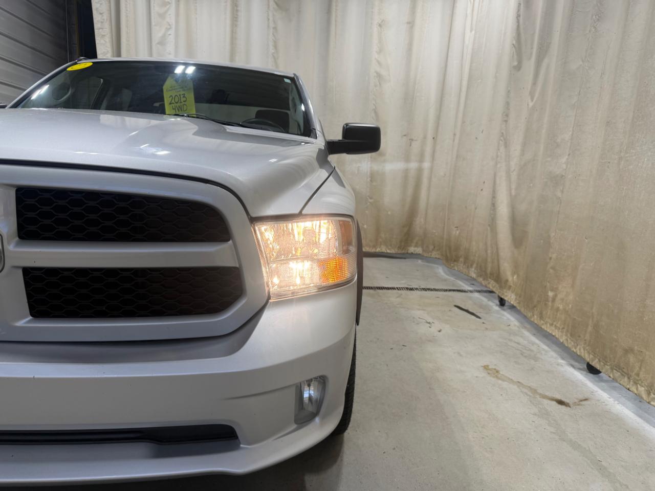 RAM 1500 4WD Quad Cab 140.5" Express 2013