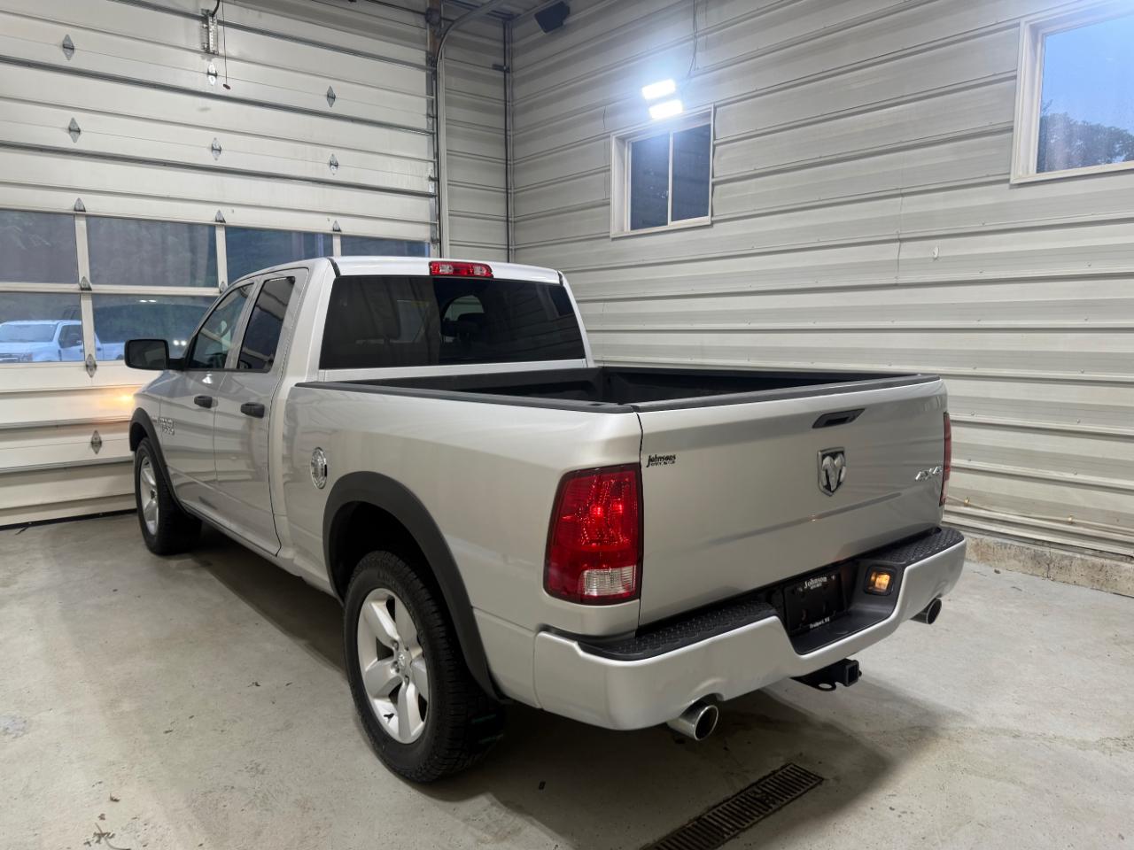 RAM 1500 4WD Quad Cab 140.5" Express 2013