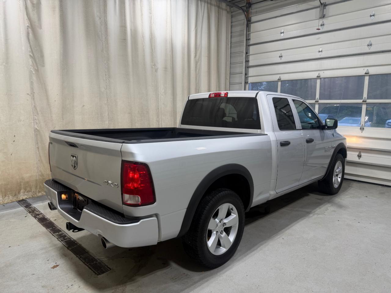RAM 1500 4WD Quad Cab 140.5" Express 2013