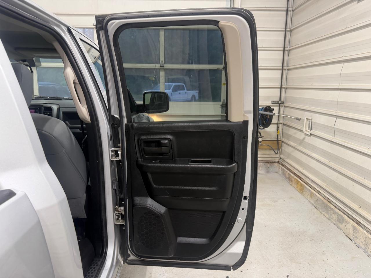 RAM 1500 4WD Quad Cab 140.5" Express 2013
