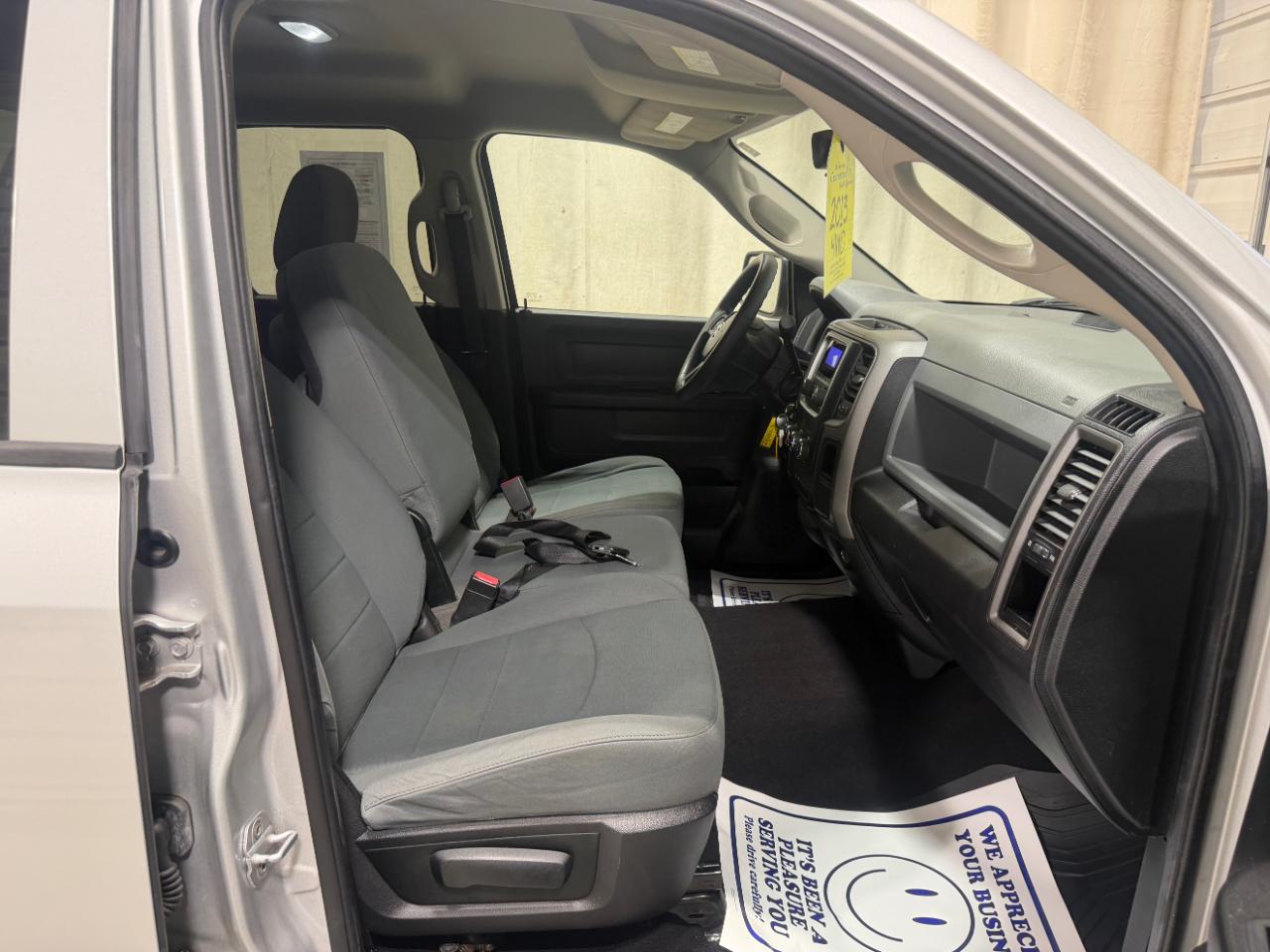 RAM 1500 4WD Quad Cab 140.5" Express 2013
