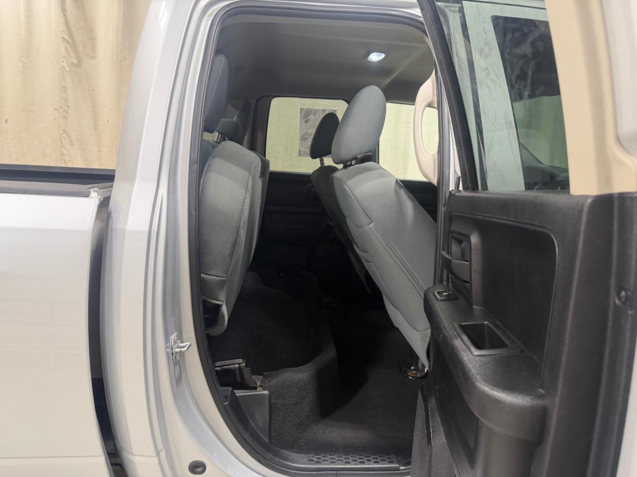 RAM 1500 4WD Quad Cab 140.5" Express 2013