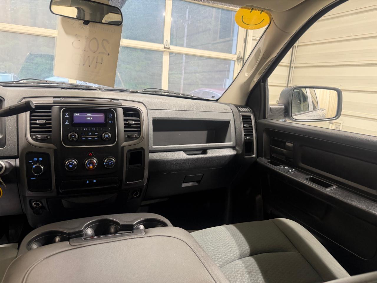 RAM 1500 4WD Quad Cab 140.5" Express 2013
