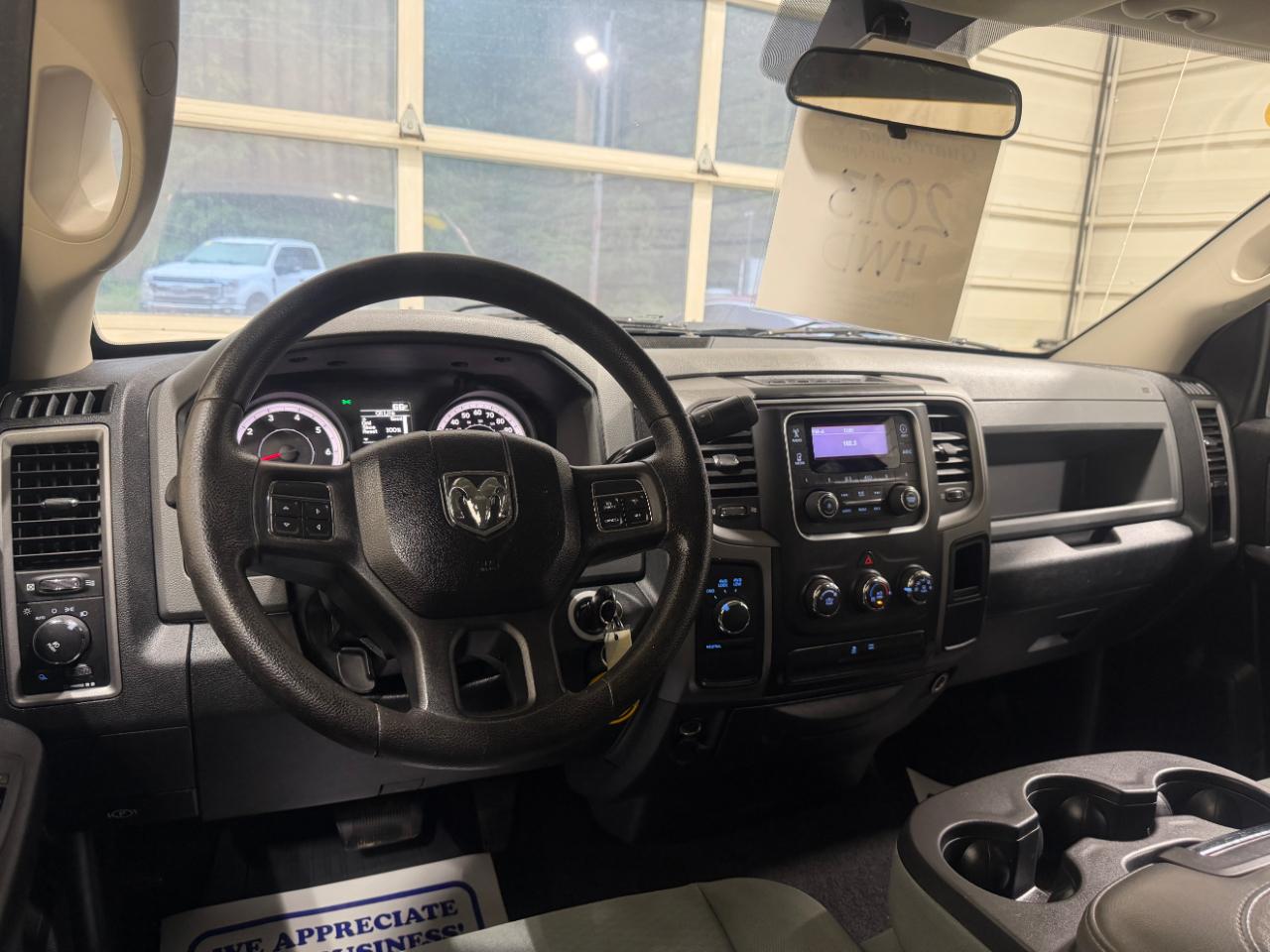 RAM 1500 4WD Quad Cab 140.5" Express 2013