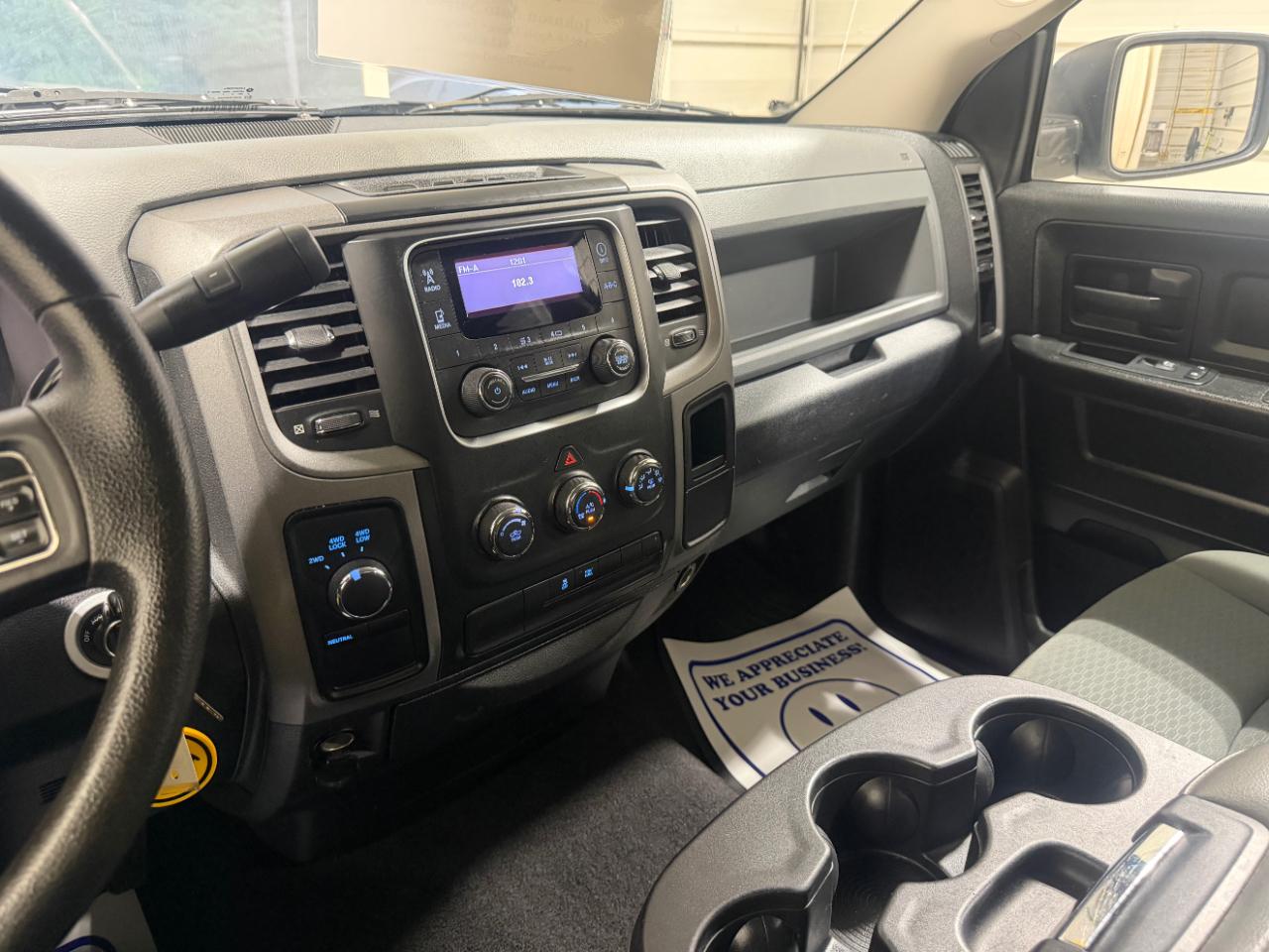 RAM 1500 4WD Quad Cab 140.5" Express 2013