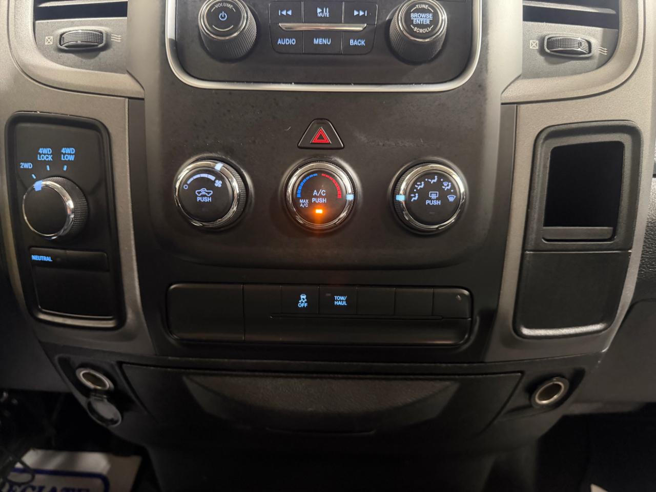 RAM 1500 4WD Quad Cab 140.5" Express 2013