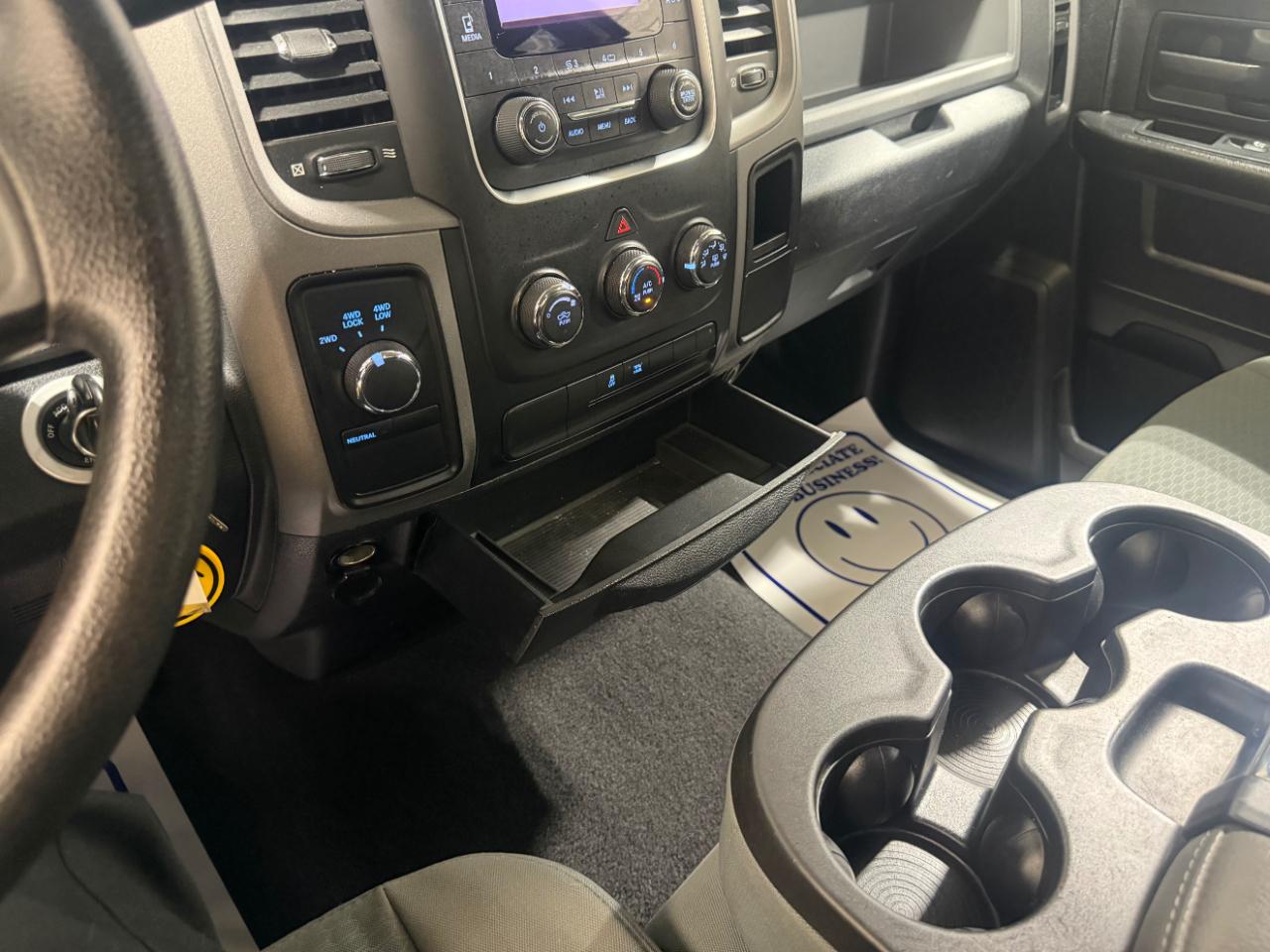 RAM 1500 4WD Quad Cab 140.5" Express 2013