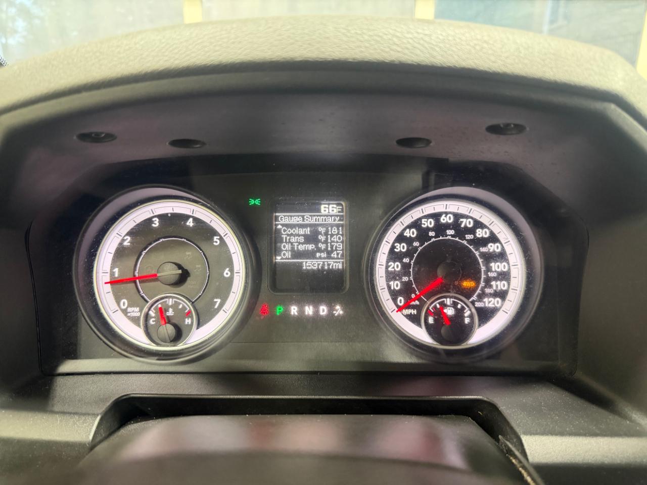 RAM 1500 4WD Quad Cab 140.5" Express 2013