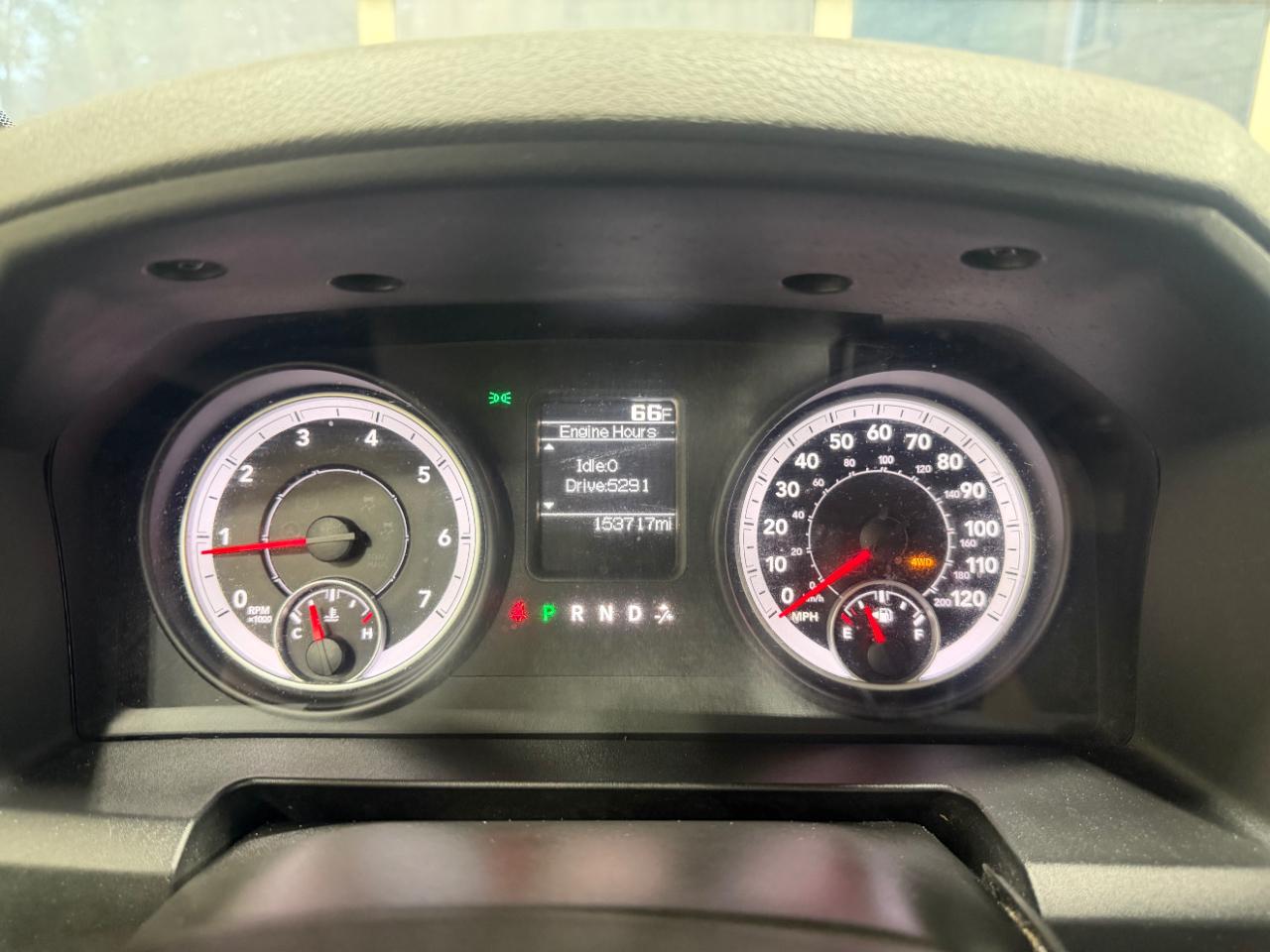 RAM 1500 4WD Quad Cab 140.5" Express 2013