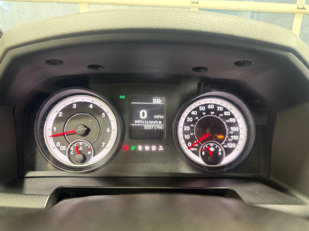 RAM 1500 4WD Quad Cab 140.5" Express 2013