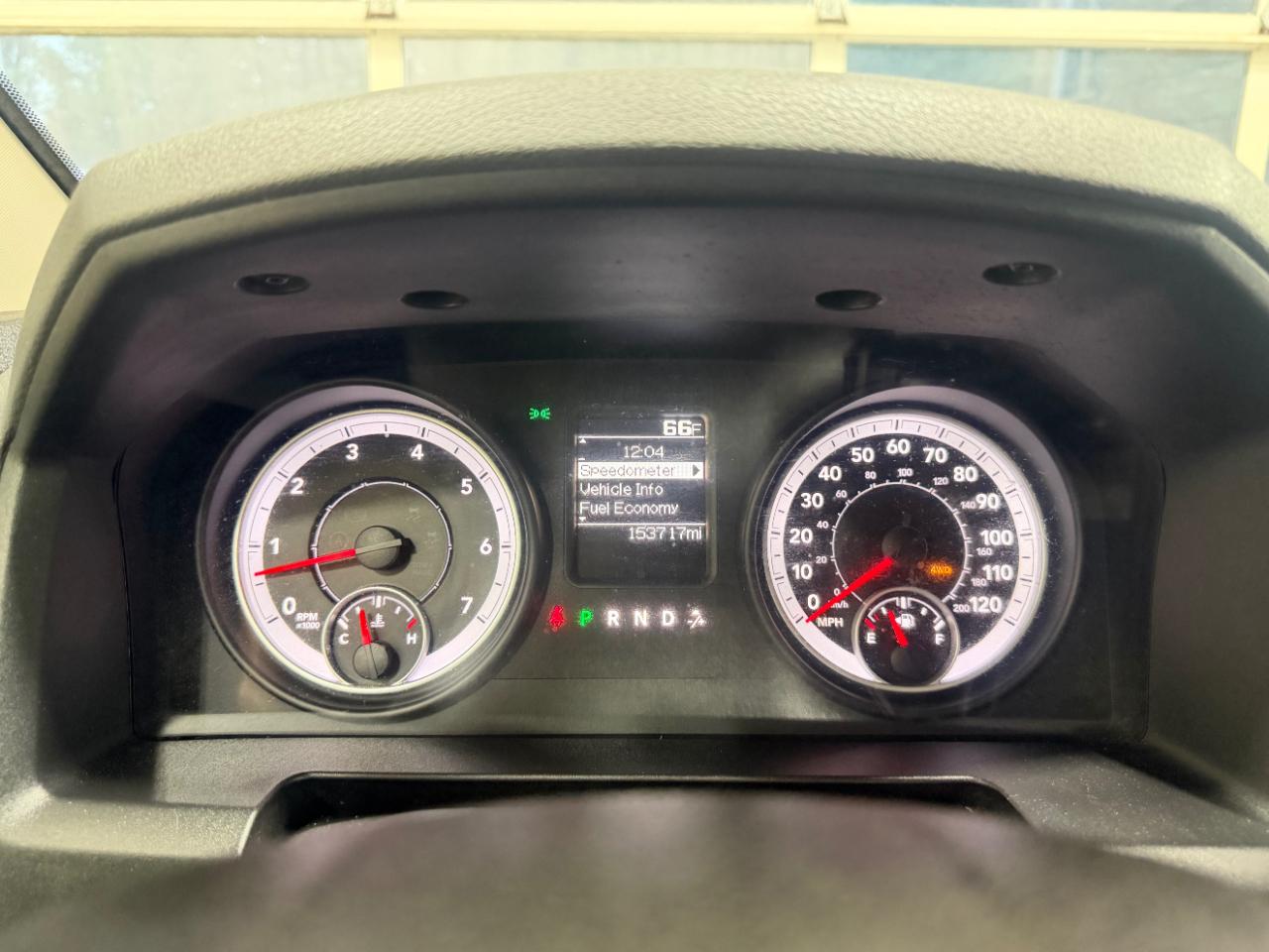 RAM 1500 4WD Quad Cab 140.5" Express 2013