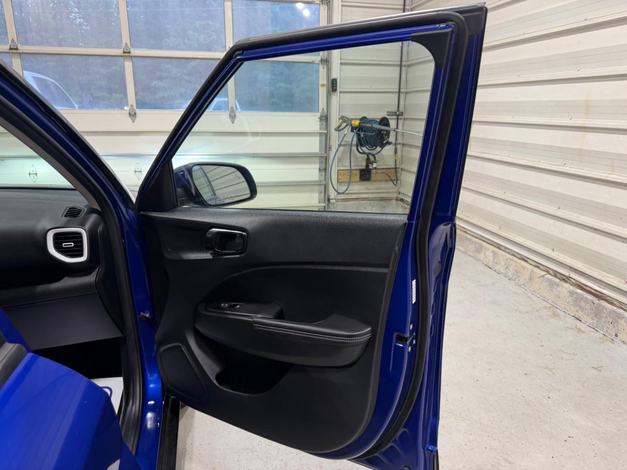 Hyundai Venue Limited IVT 2023