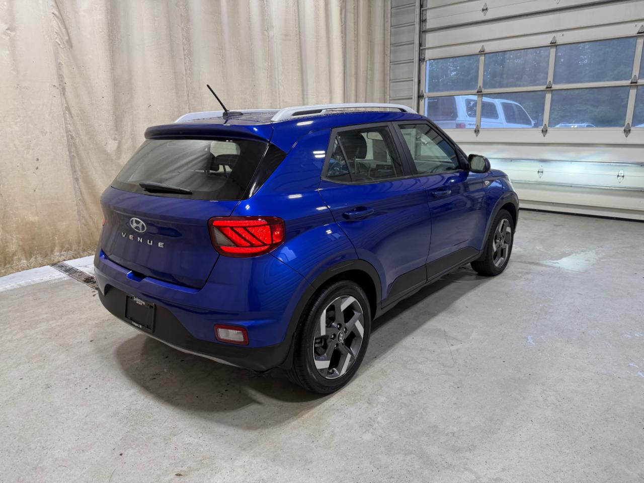 Hyundai Venue Limited IVT 2023
