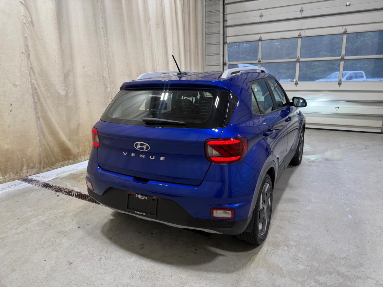 Hyundai Venue Limited IVT 2023