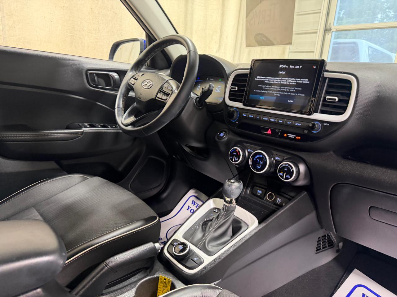 Hyundai Venue Limited IVT 2023