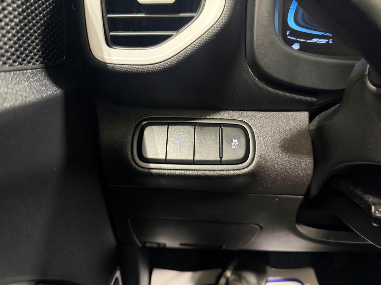 Hyundai Venue Limited IVT 2023