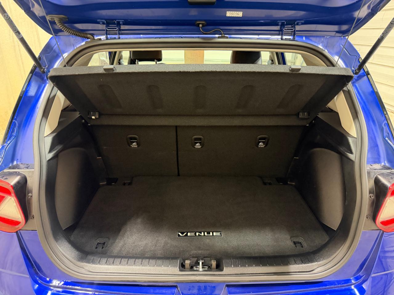 Hyundai Venue Limited IVT 2023