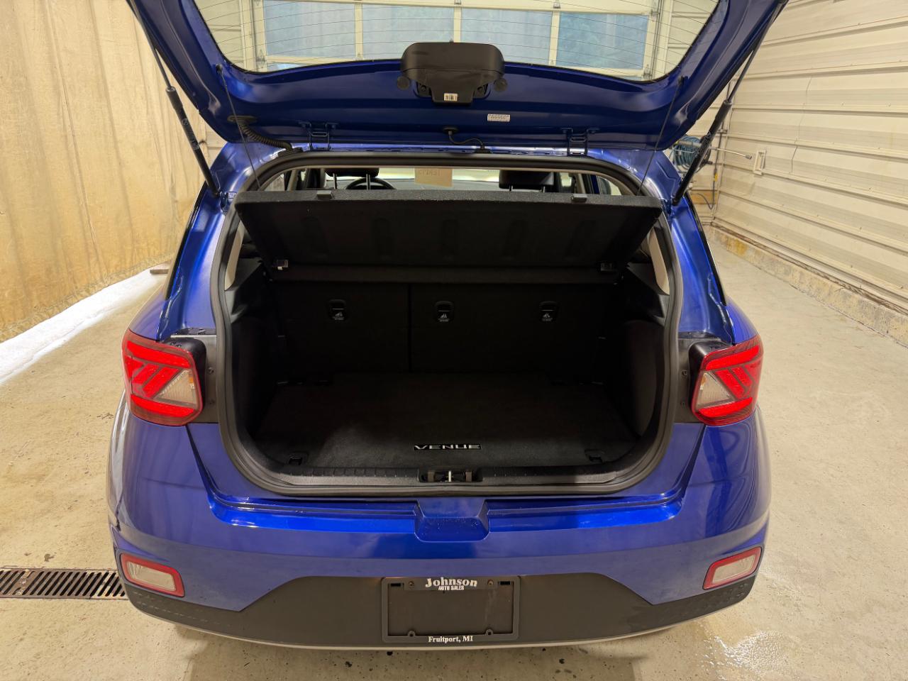 Hyundai Venue Limited IVT 2023