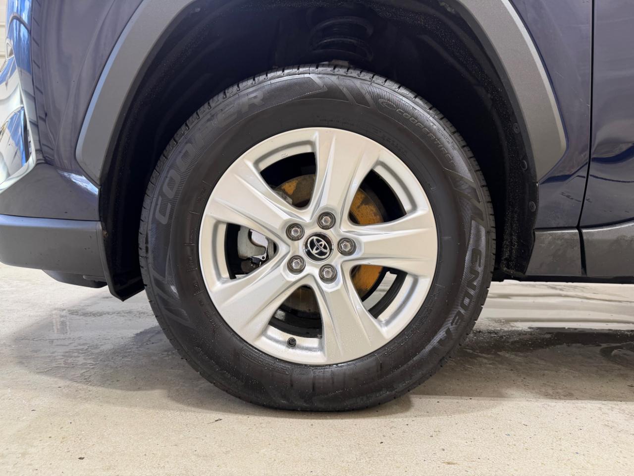 Toyota RAV4 Hybrid XLE AWD (Natl) *Ltd Avail* 2020