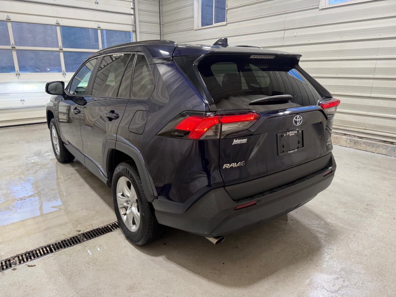 Toyota RAV4 Hybrid XLE AWD (Natl) *Ltd Avail* 2020