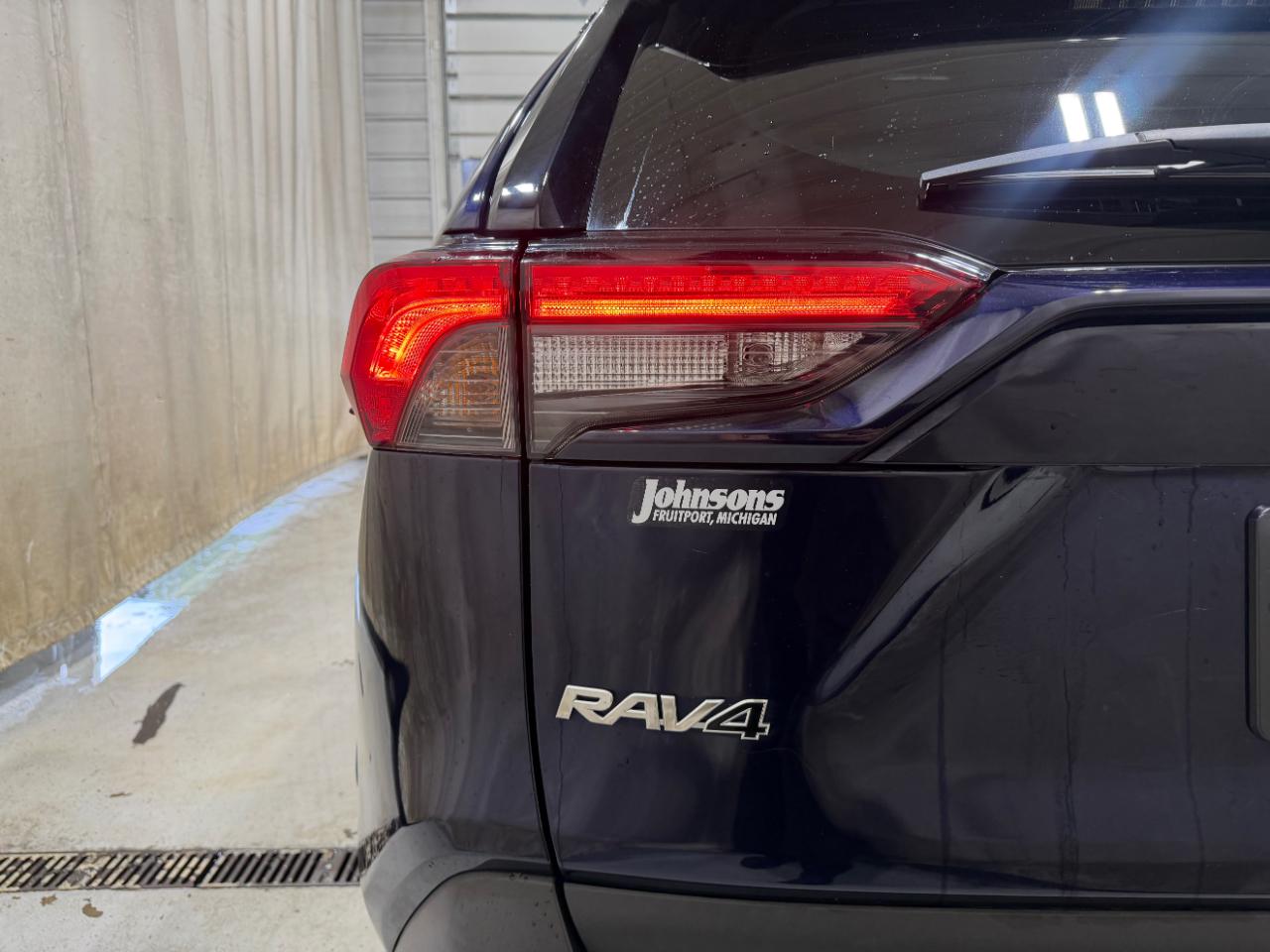 Toyota RAV4 Hybrid XLE AWD (Natl) *Ltd Avail* 2020