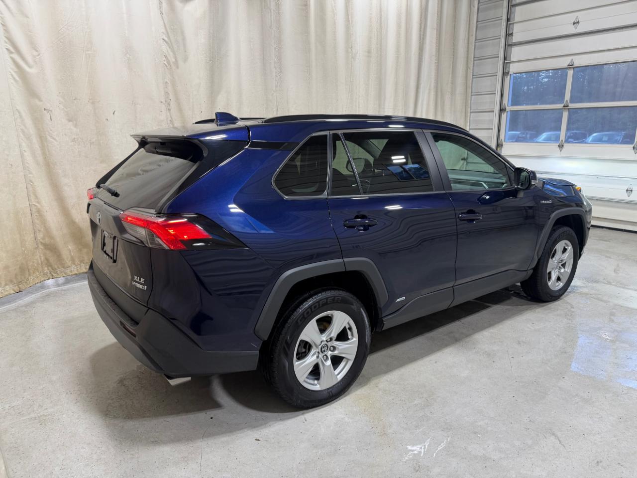 Toyota RAV4 Hybrid XLE AWD (Natl) *Ltd Avail* 2020
