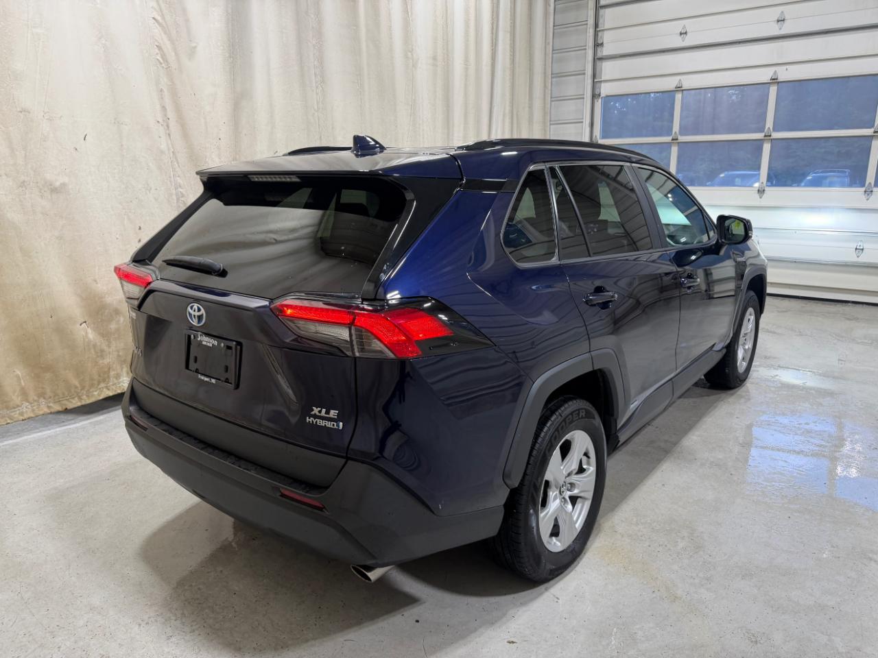 Toyota RAV4 Hybrid XLE AWD (Natl) *Ltd Avail* 2020