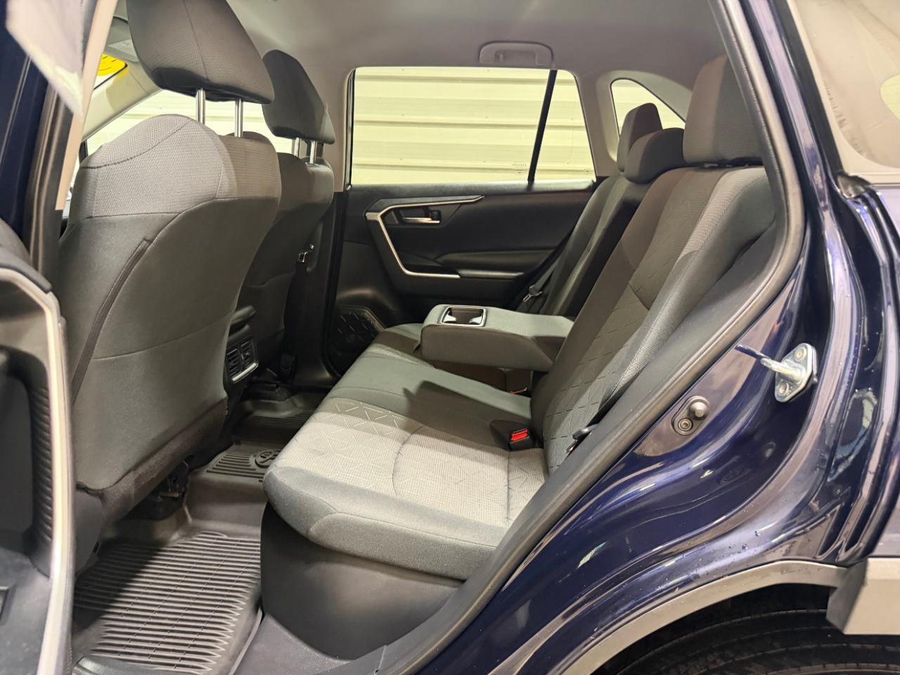 Toyota RAV4 Hybrid XLE AWD (Natl) *Ltd Avail* 2020