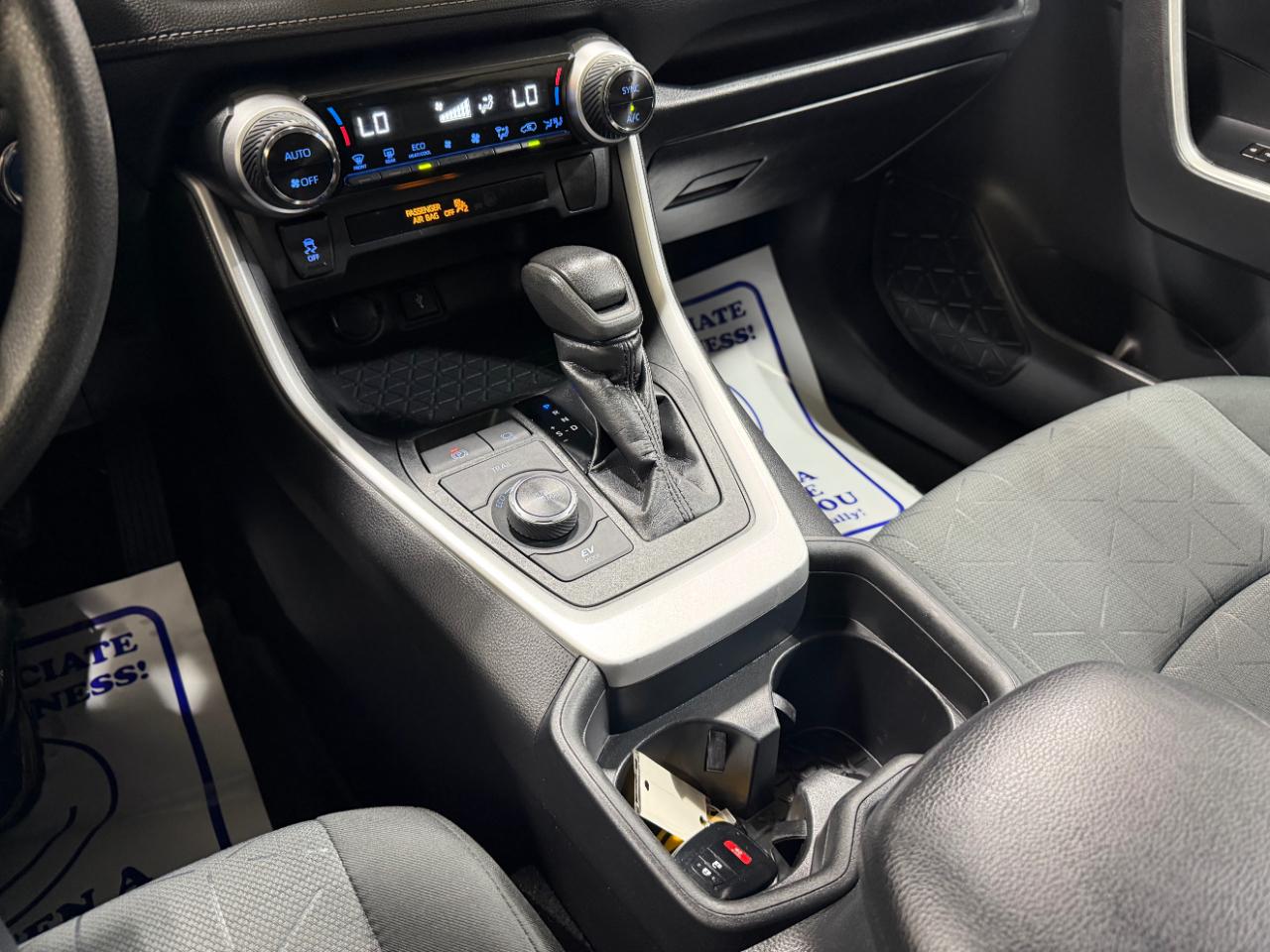 Toyota RAV4 Hybrid XLE AWD (Natl) *Ltd Avail* 2020