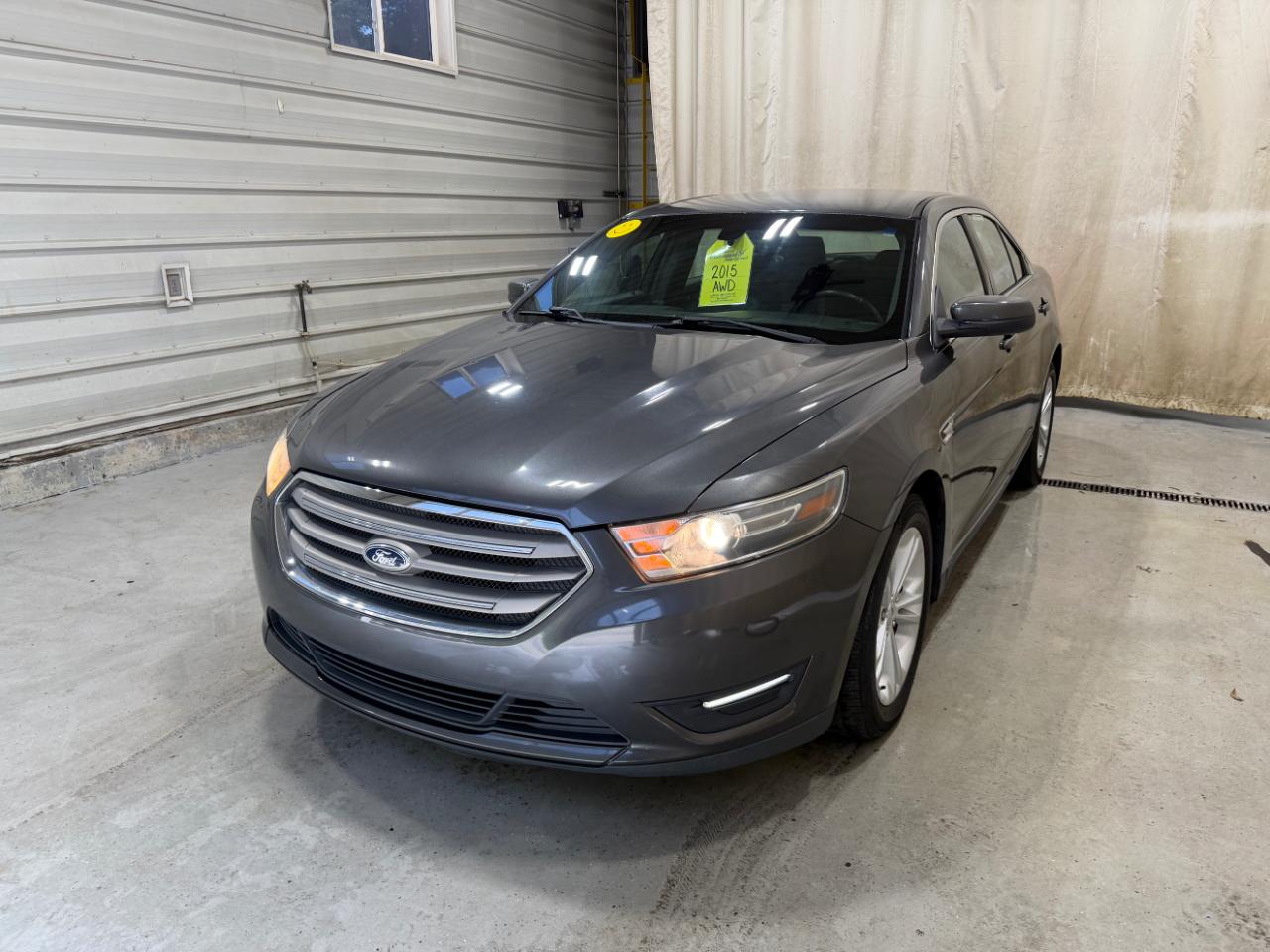 Ford Taurus 4dr Sdn SEL AWD 2015