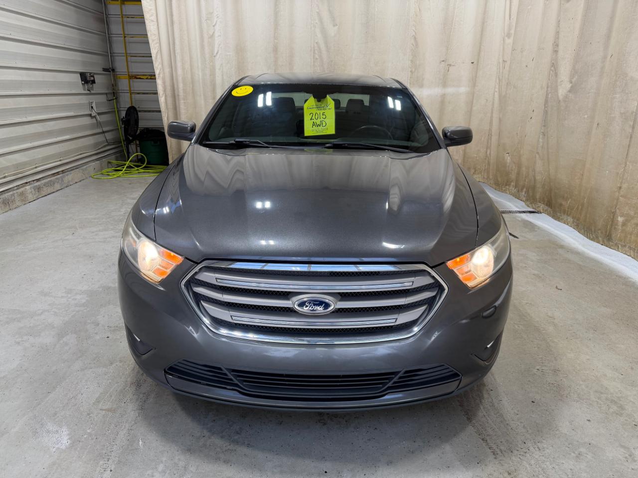 Ford Taurus 4dr Sdn SEL AWD 2015