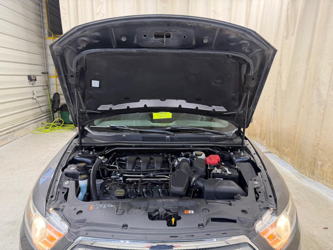 Ford Taurus 4dr Sdn SEL AWD 2015