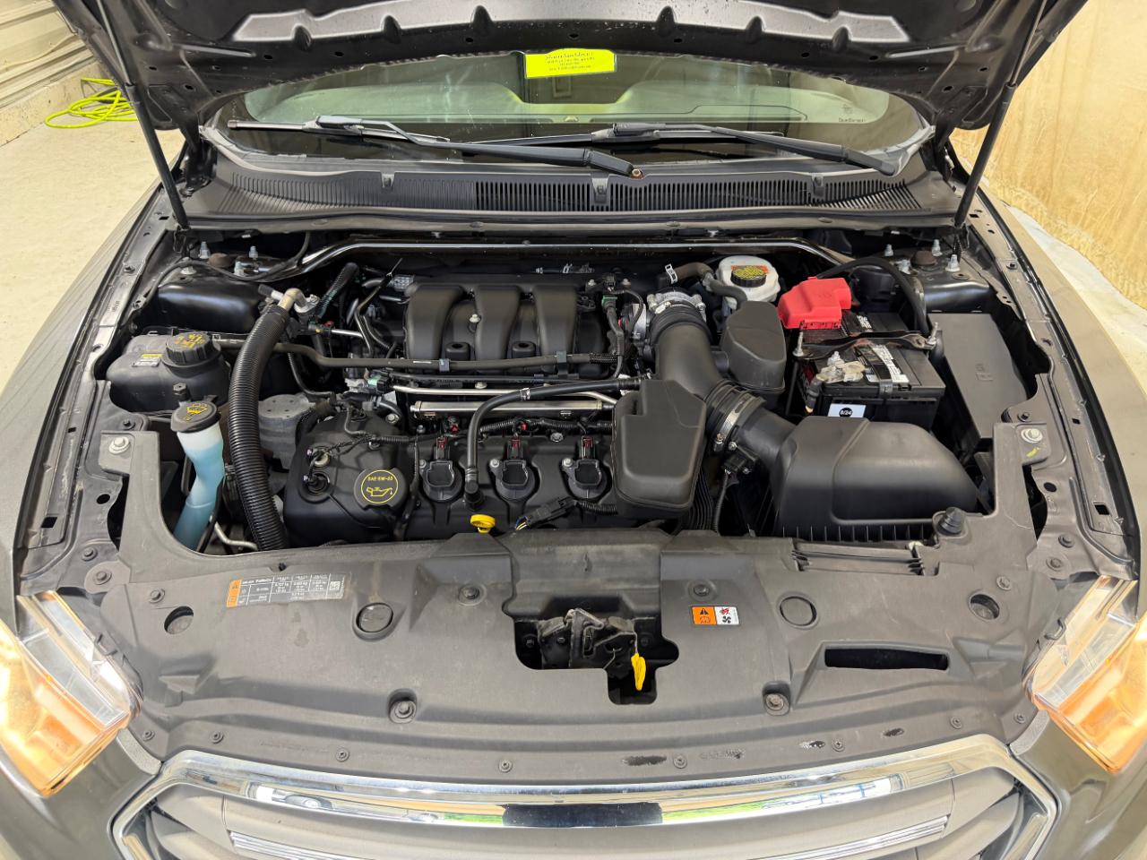 Ford Taurus 4dr Sdn SEL AWD 2015