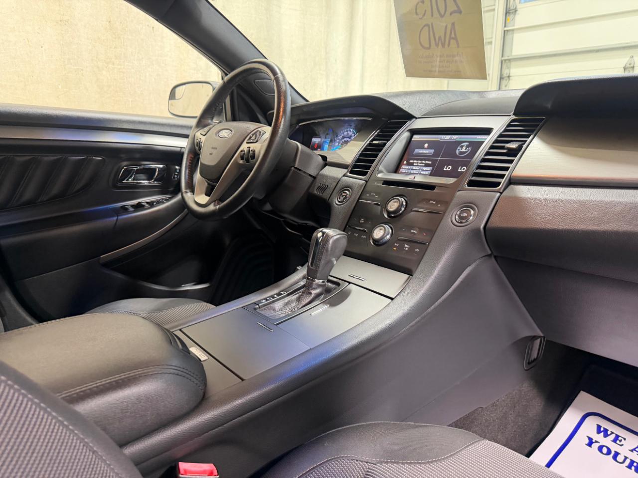 Ford Taurus 4dr Sdn SEL AWD 2015