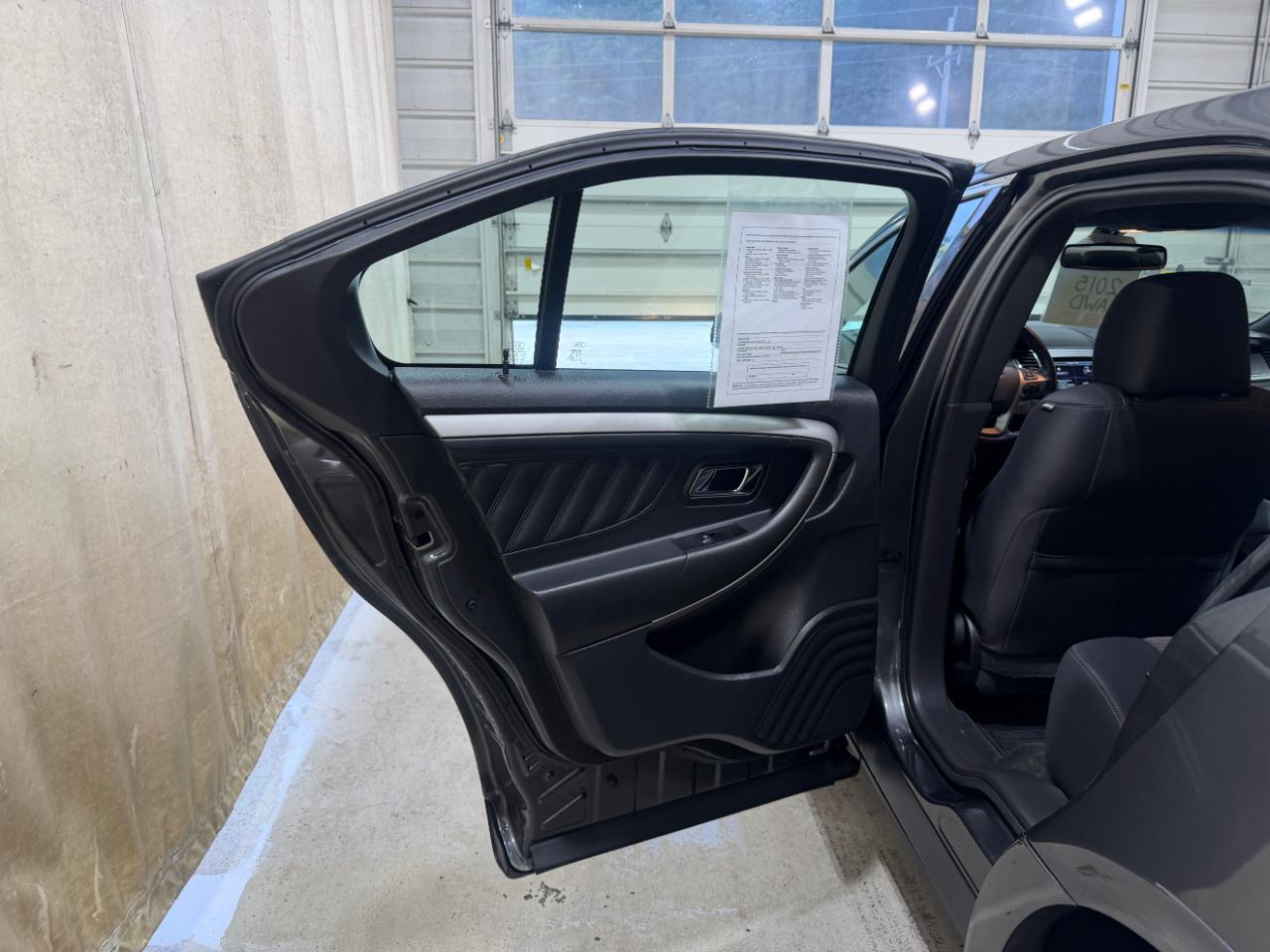 Ford Taurus 4dr Sdn SEL AWD 2015