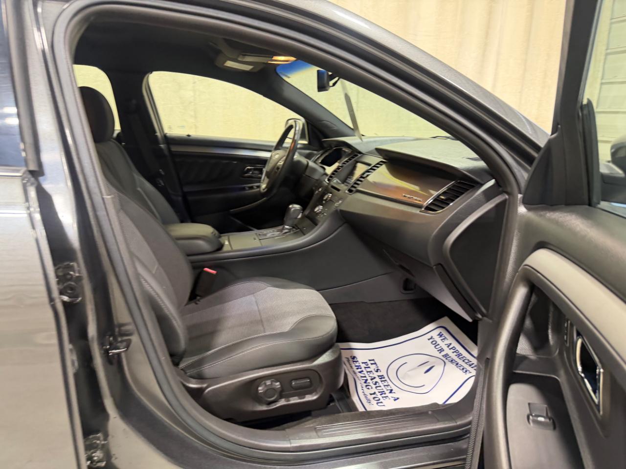 Ford Taurus 4dr Sdn SEL AWD 2015