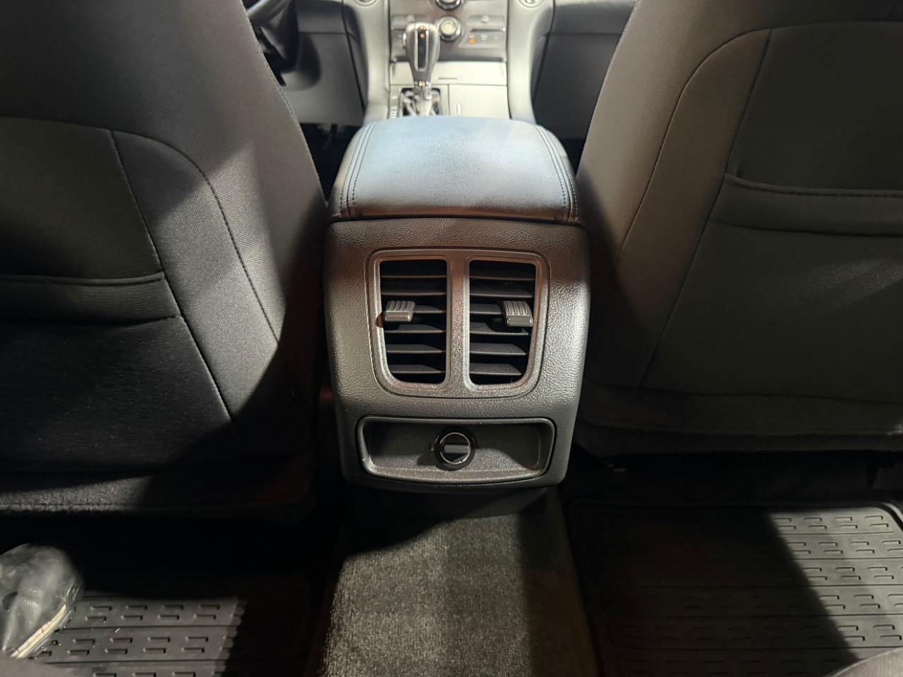 Ford Taurus 4dr Sdn SEL AWD 2015