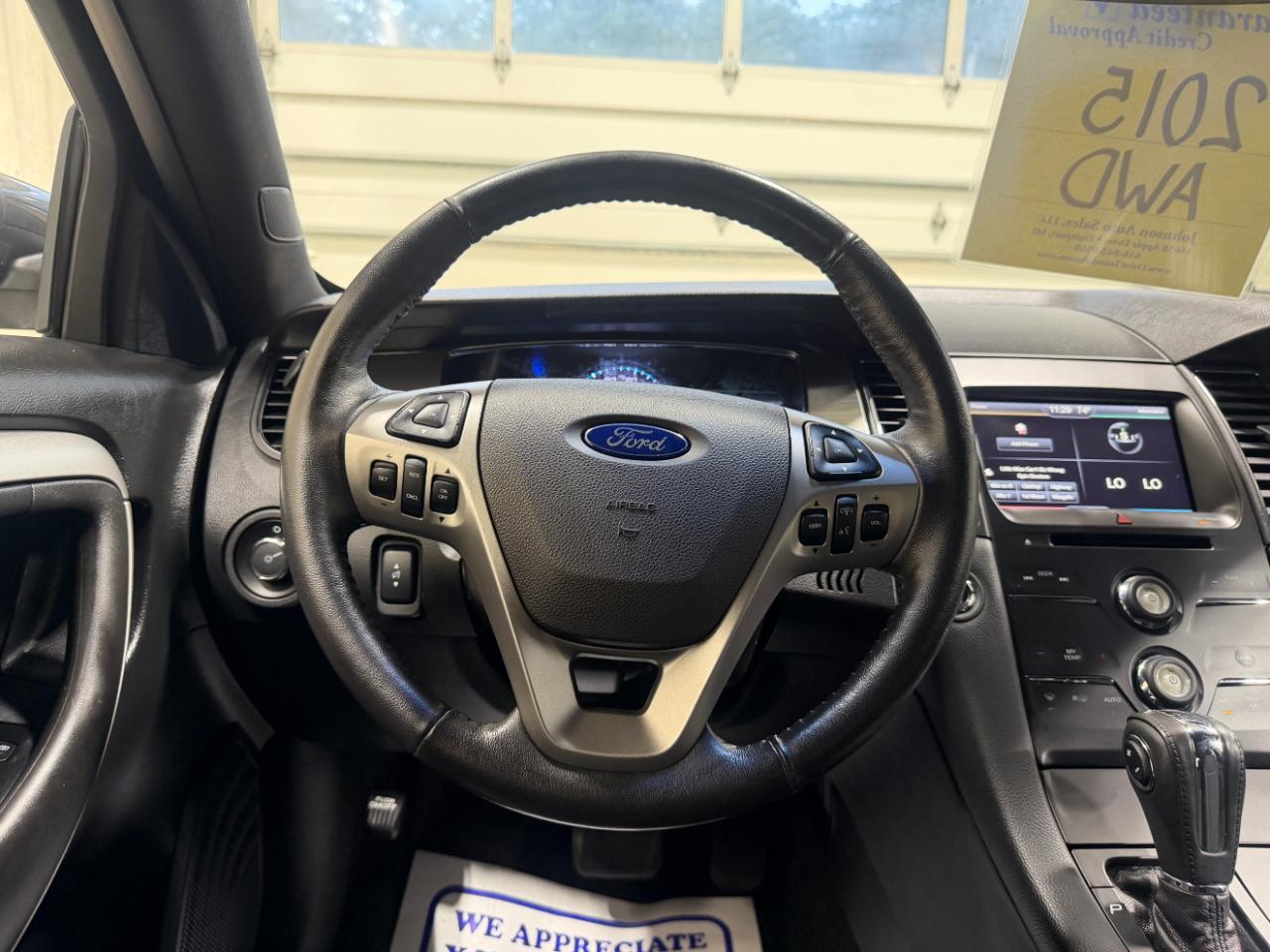 Ford Taurus 4dr Sdn SEL AWD 2015