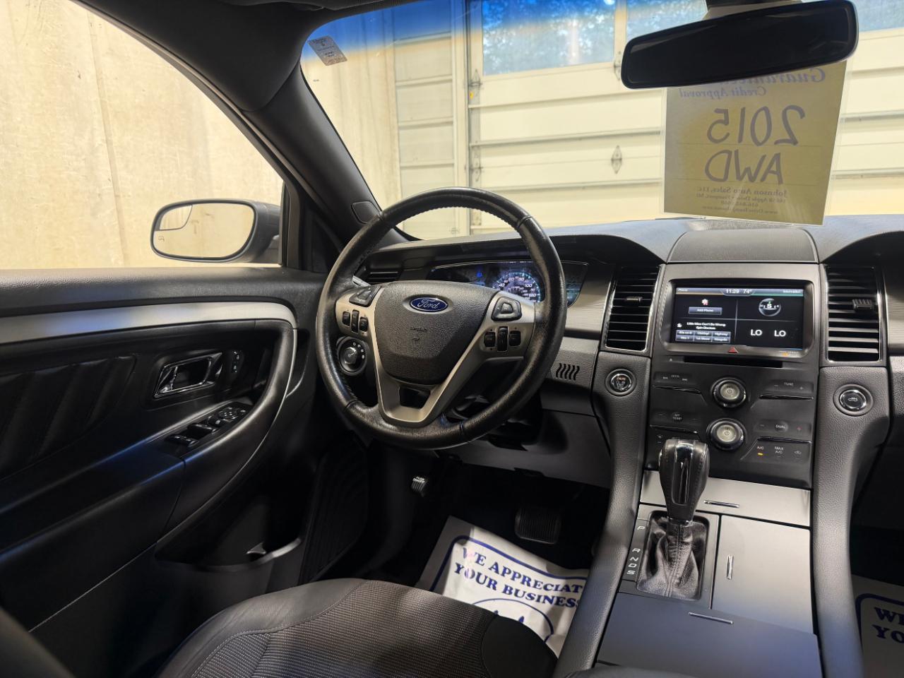 Ford Taurus 4dr Sdn SEL AWD 2015