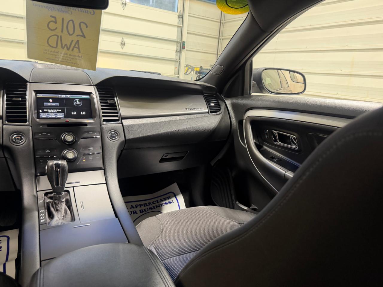 Ford Taurus 4dr Sdn SEL AWD 2015