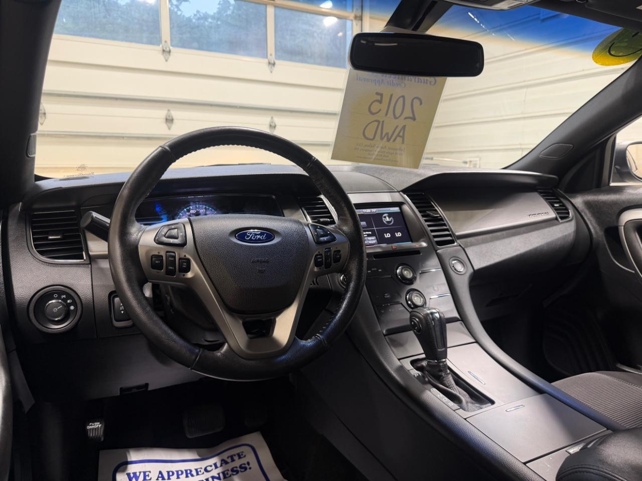Ford Taurus 4dr Sdn SEL AWD 2015