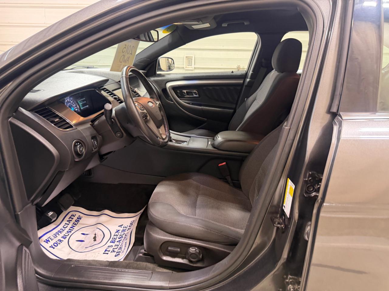 Ford Taurus 4dr Sdn SEL AWD 2015